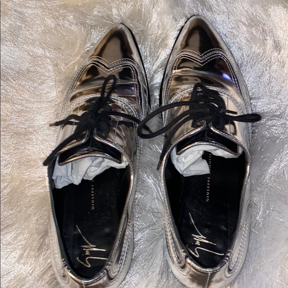 Shoes - Picture 3 of 4